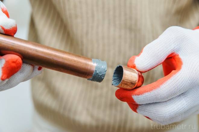 Tuyaux d'incendie, d'eau et de cuivre : caractéristiques du travail avec des tuyaux et des raccords en cuivre