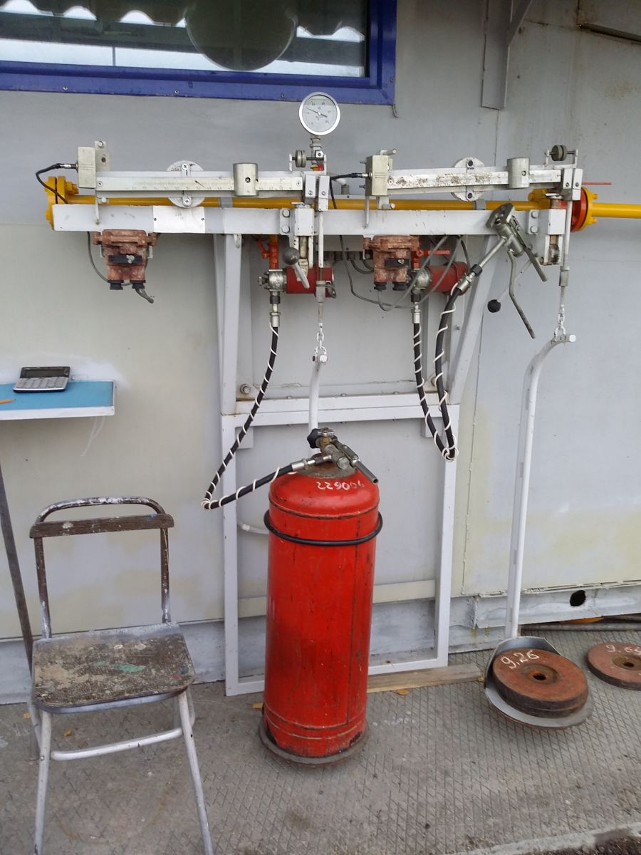 Comment remplir une bouteille de gaz dans une station-service