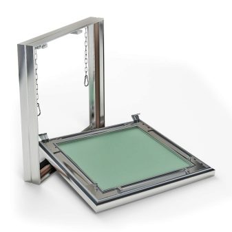 Choisir et installer un écran sous la baignoire de vos propres mains - comment tout faire de manière fonctionnelle et esthétique?