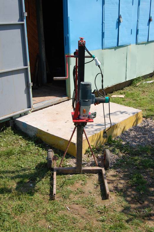 Appareil de forage à faire soi-même: nous assemblons une unité de forage de puits selon les instructions