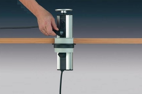 Comment les prises de comptoir rétractables sont disposées et comment les installer vous-même