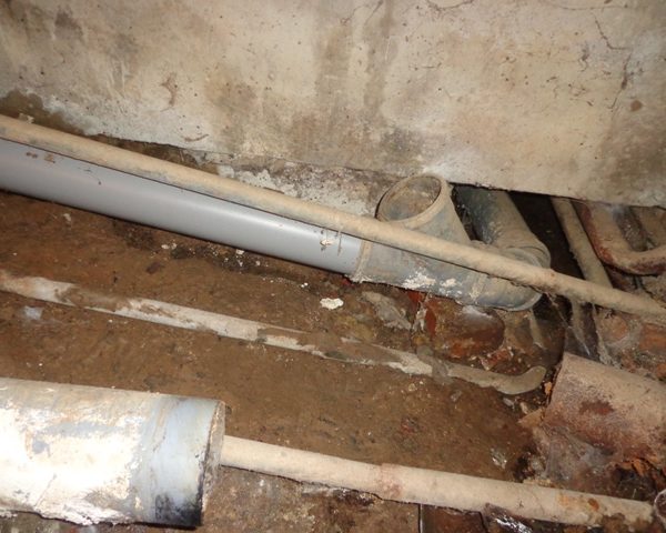 Chaise longue d'égout dans un immeuble: qu'est-ce que c'est, types, remplacement