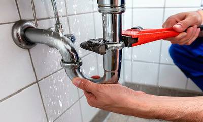 Comment installer magnifiquement un sèche-serviettes après une erreur d'installation