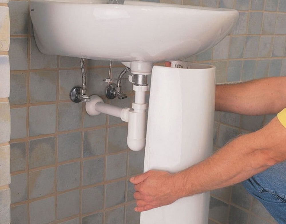 Instructions simples pour monter l'évier sur le mur