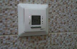 Thermostat dans une prise pour appareils de chauffage domestiques: types, appareil, conseils pour choisir