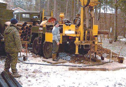 Puits d'eau à faire soi-même: règles de construction + analyse de 4 méthodes de forage populaires