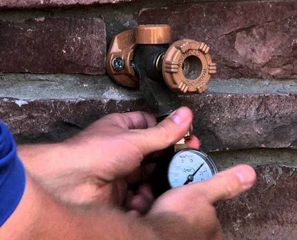 Contrôleur de débit d'eau : appareil, principe de fonctionnement + notice de raccordement