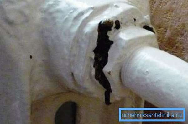 La batterie de chauffage goutte : que faire ? comment fermer? qui appeler?