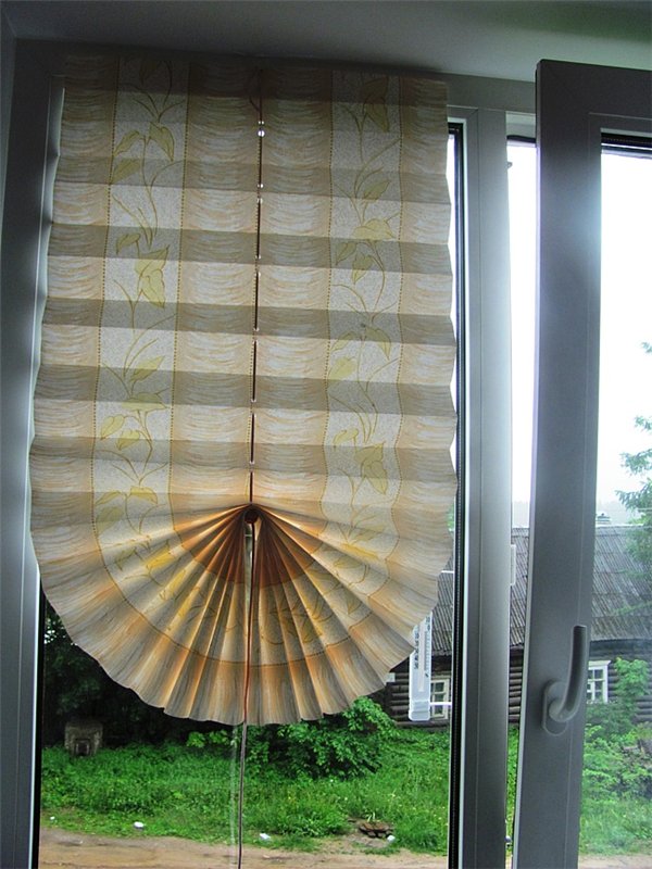 Rideaux sur la porte du balcon: plus de 245 options de conception (photo)