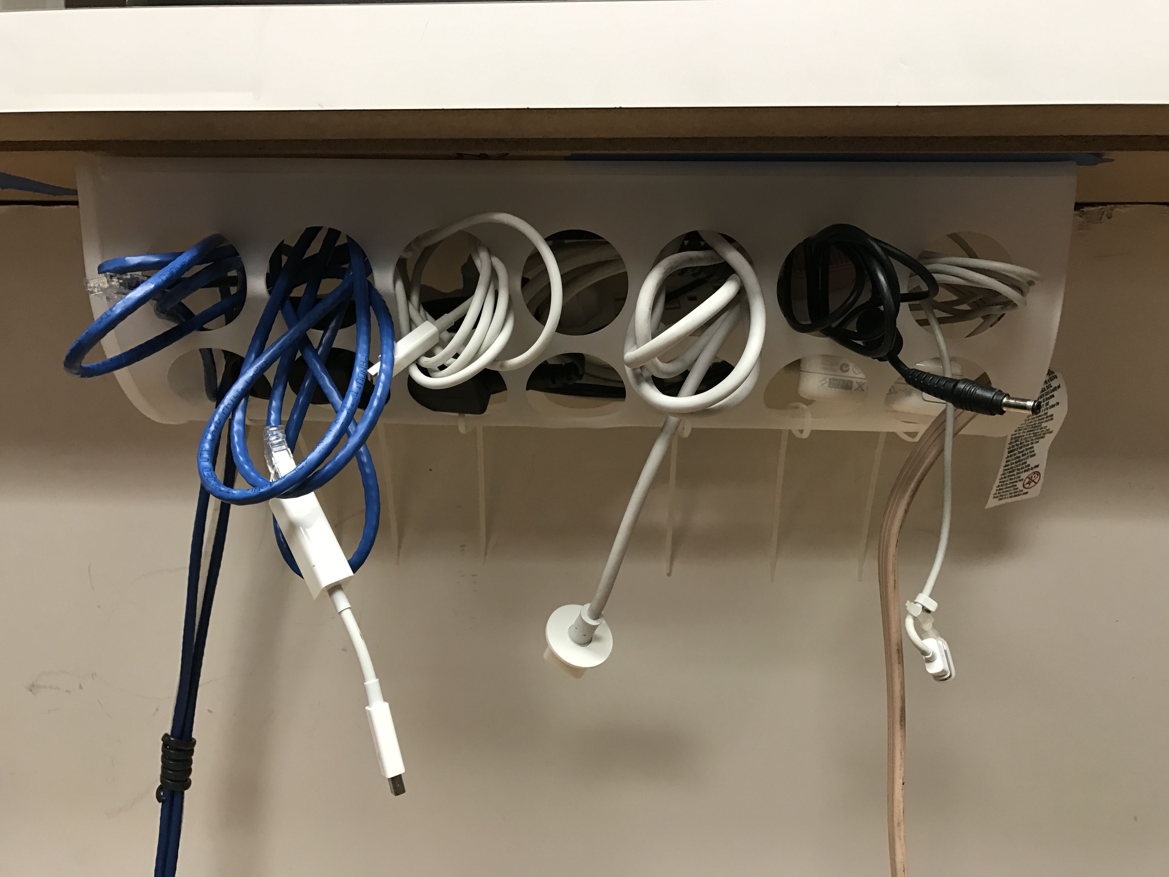 7 astuces pour cacher les fils dans l'appartement | Le blog de construction de Viti Petrov