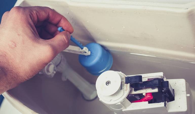 Comment réparer une installation de toilettes : un aperçu des pannes et comment les réparer