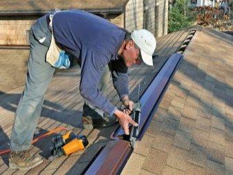 Ventilation de faîtage : types + guide d'installation pour faîtières et aérateurs