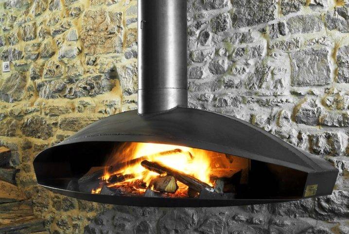 Cheminées suspendues : une merveille originale pour la maison