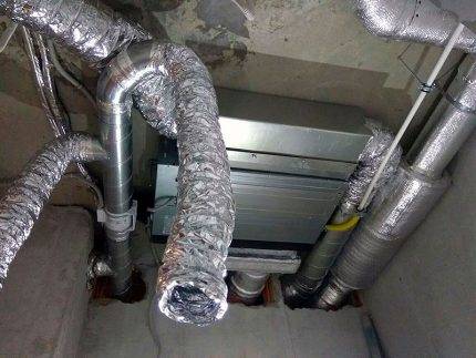 Condensation dans la ventilation d'une maison privée: causes de l'accumulation d'humidité et moyens de résoudre le problème