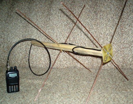 Comment fabriquer soi-même une antenne pour la télévision numérique dvb t2 pour une réception longue portée: à partir d'un câble, d'un fil de cuivre et de canettes