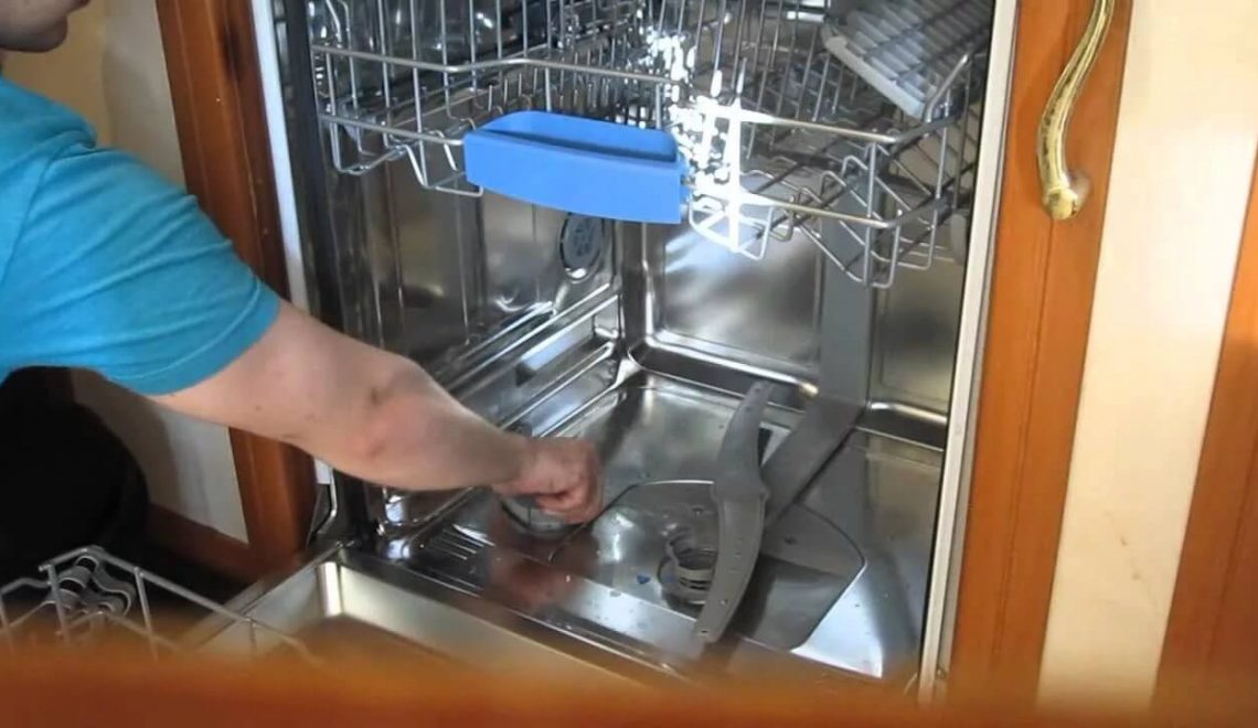 Nettoyer le lave-vaisselle en 7 étapes photo