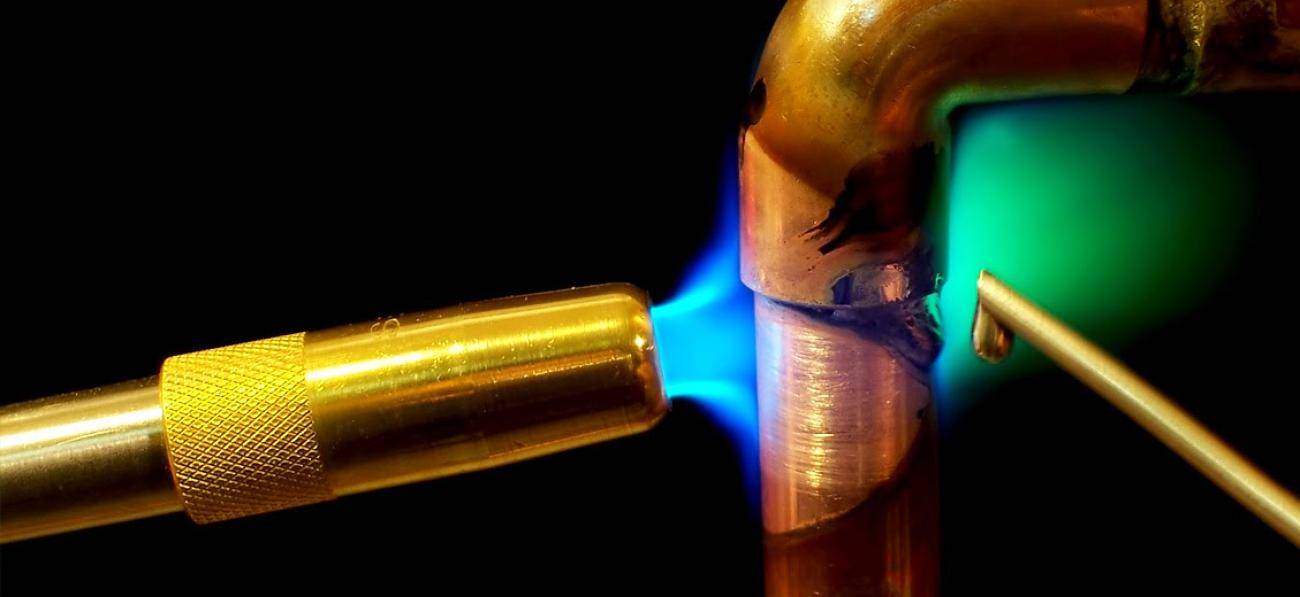 Souder des tuyaux en cuivre : comment bien faire le travail
