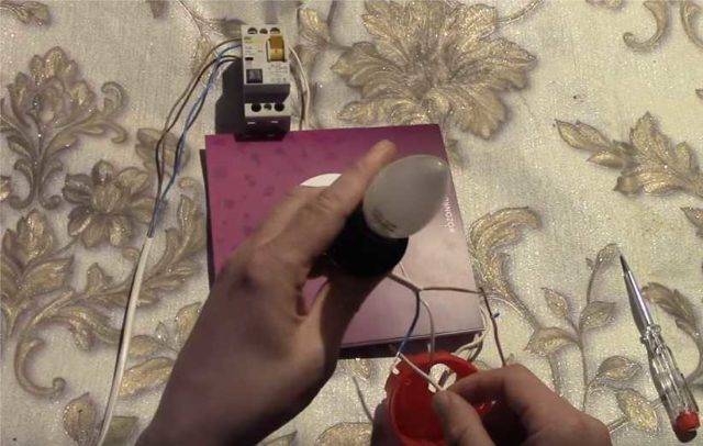 Comment installer et connecter une prise de terre : apprentissage des prises de terre