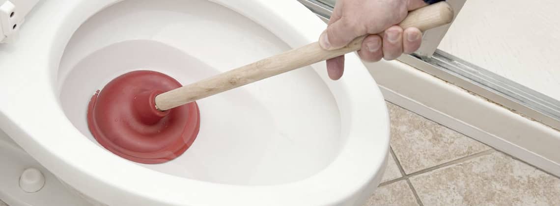 Les toilettes sont bouchées: que faire à la maison - méthodes pour éliminer soi-même le blocage