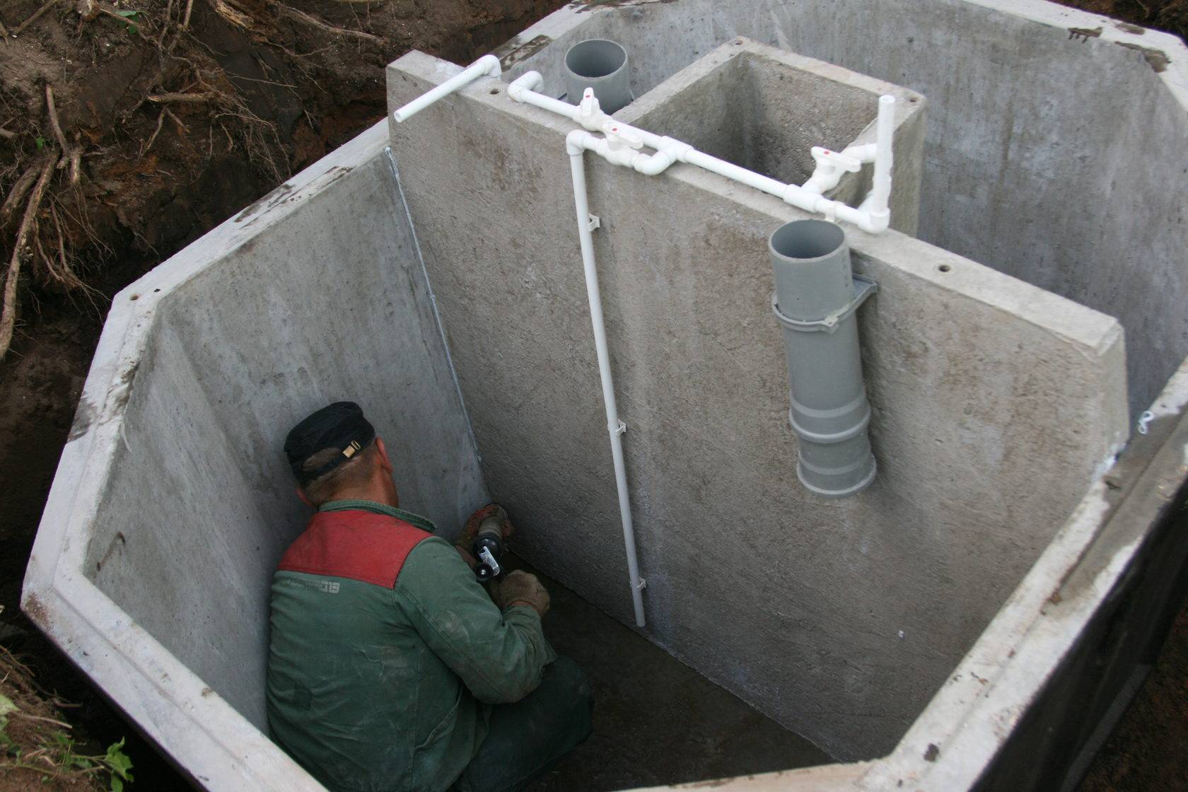 Fosse septique constituée d'anneaux en béton: dispositif, principes de fonctionnement, avantages, ensemble de tailles et technologie d'installation