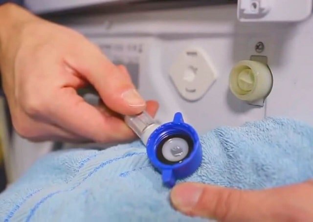 La machine à laver ne prend pas d'eau: causes de panne et solutions possibles pour y remédier