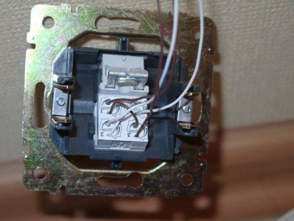 Comment brancher une prise téléphonique : schéma de branchement et règles d'installation