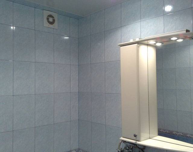 Raccordement d'un ventilateur d'extraction dans la salle de bain et les toilettes : analyse des schémas et conseils d'installation des équipements