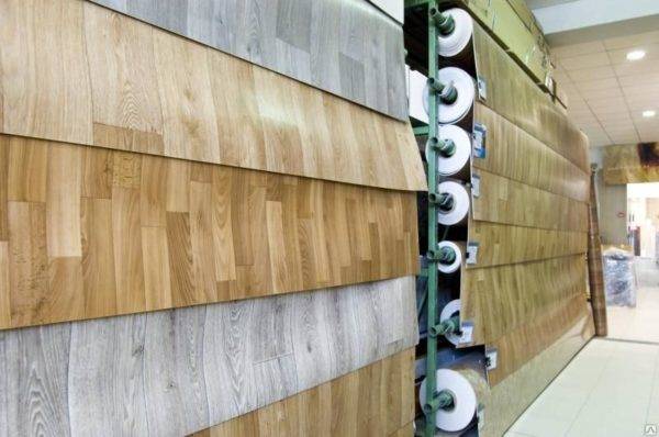 Chauffage au sol sous linoléum - comparaison des options eau et infrarouge + technologie d'installation