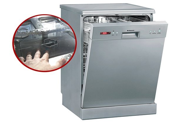 Le lave-vaisselle ne vidange pas l'eau : que faire ?