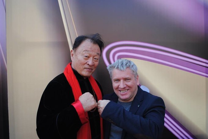 Une comparaison intéressante : les stars russes sur scène et à la maison