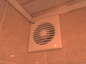 Raccordement d'un ventilateur d'extraction dans la salle de bain et les toilettes : analyse des schémas et conseils d'installation des équipements