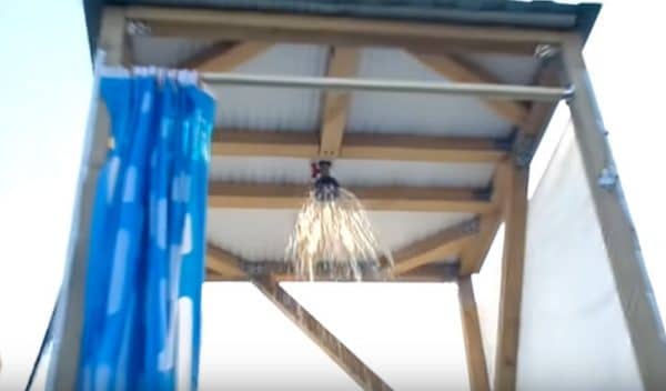 Placard sec à faire soi-même pour les chalets d'été: un guide étape par étape pour construire un placard sec en tourbe