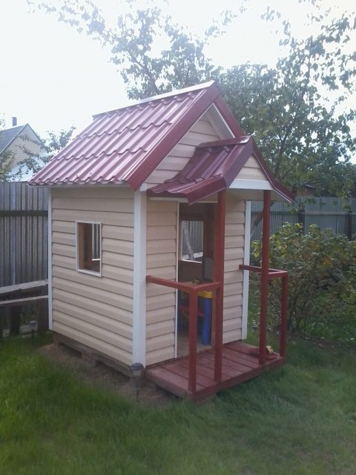 Comment construire soi-même une maison en bois pour un puits: une sélection des meilleures idées et un exemple de construction