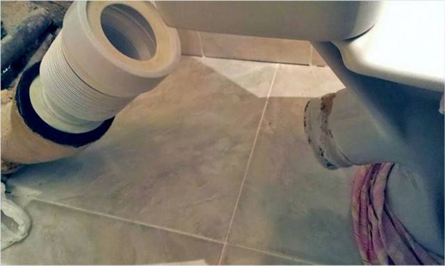 Ondulation pour les toilettes (52 photos): un brassard mesurant 110 mm, remplaçant un excentrique et un tuyau de ventilateur, comment connecter un drain ondulé