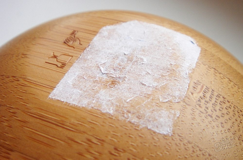 Comment essuyer l'adhésif de l'autocollant de n'importe quelle surface (enlever le résidu collant)