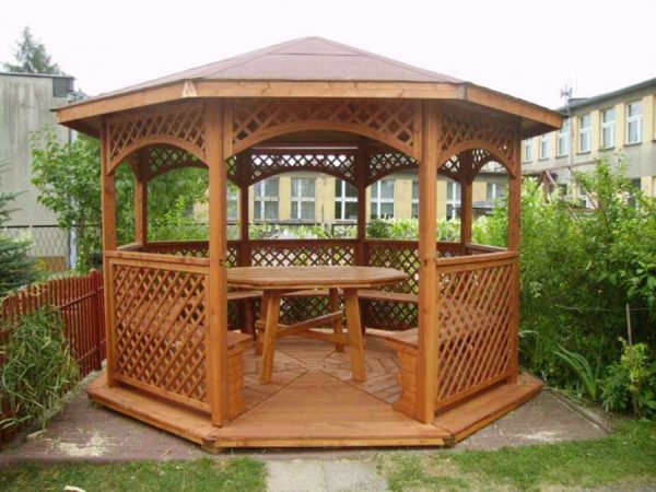 Gazebos DIY en bois : une sélection d'idées et des instructions de montage détaillées