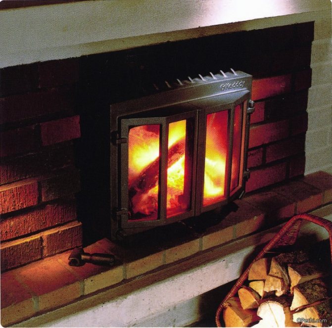 Fournaise avec circuit d'eau pour chauffage domestique