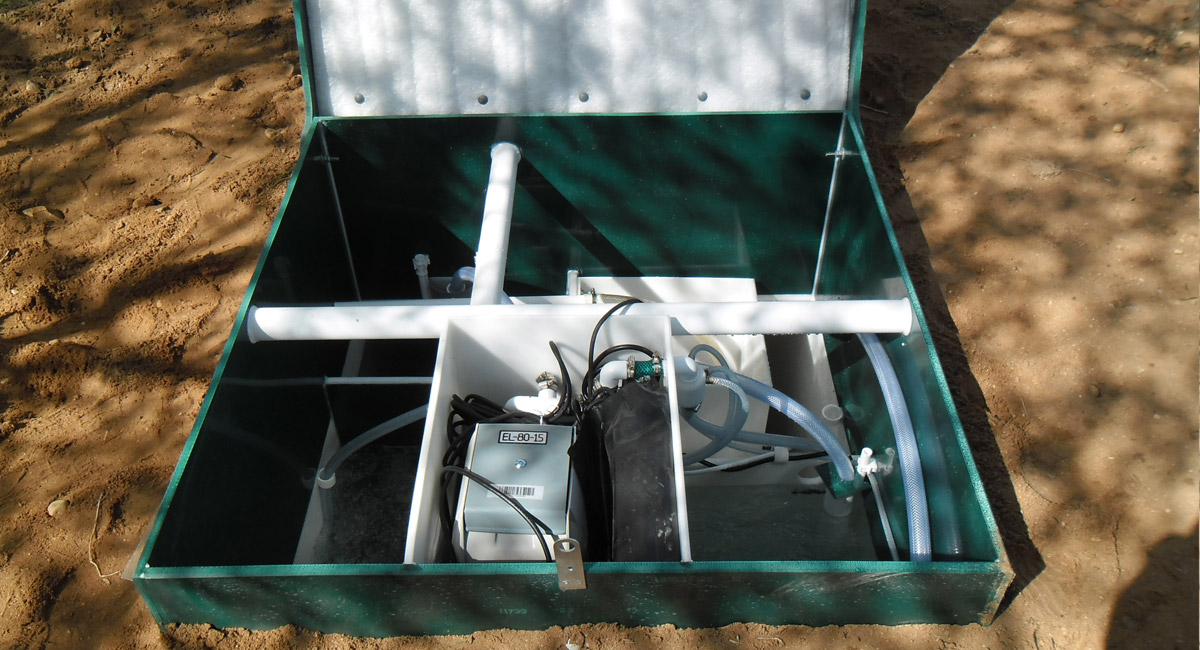 Fosse septique "Astra :" inconvénients des produits Unilos et caractéristiques d'installation des modèles 3, préparation pour l'hiver des appareils 4 et 8, 10 et 6, avis des propriétaires