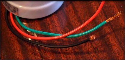 Capteurs de lumière extérieure TOP-5 pour allumer la lumière: les meilleurs modèles + les nuances de choix et de connexion