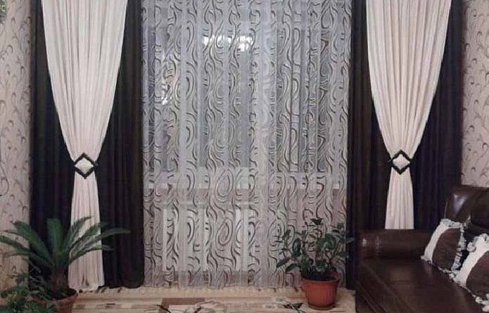 Comment accrocher des fenêtres avec du tulle sans corniches