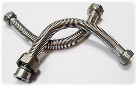 Raccordement robinet flexible : comment choisir + installer un raccordement d'eau à soufflet