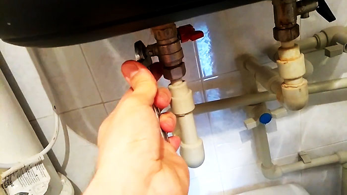 Pourquoi le robinet à tournant sphérique ne peut pas être ouvert à moitié