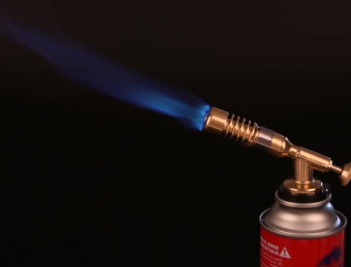 Souder des tubes de cuivre avec un brûleur à gaz: instruction étape par étape et analyse des nuances