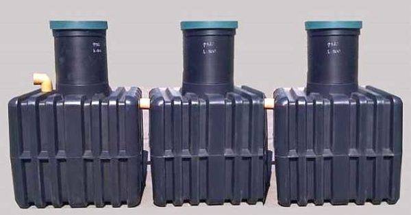 Vue d'ensemble de la fosse septique pour donner "Tank": comment ça marche, les avantages et les inconvénients du système