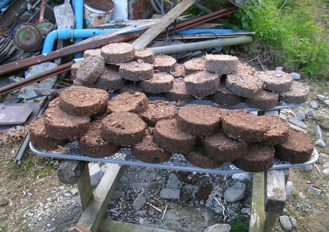 Briquettes combustibles pour poêles, leurs avantages et inconvénients
