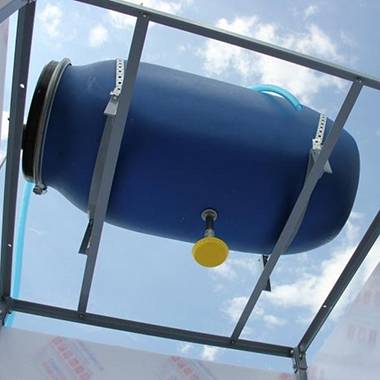 Douche d'été chauffée à faire soi-même: instructions de construction étape par étape