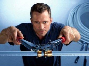 Raccords à sertir pour tuyaux métal-plastique: types, marquage, objectif + exemple de travail d'installation