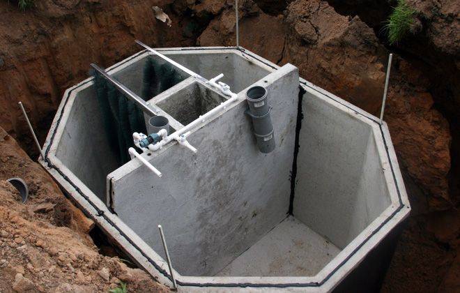 Fosse septique en béton à faire soi-même : fosse septique en béton monolithique à deux chambres, béton armé à marée haute, étanchéité