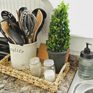 Comment j'ai fabriqué ma propre table à plateau pour économiser de l'argent