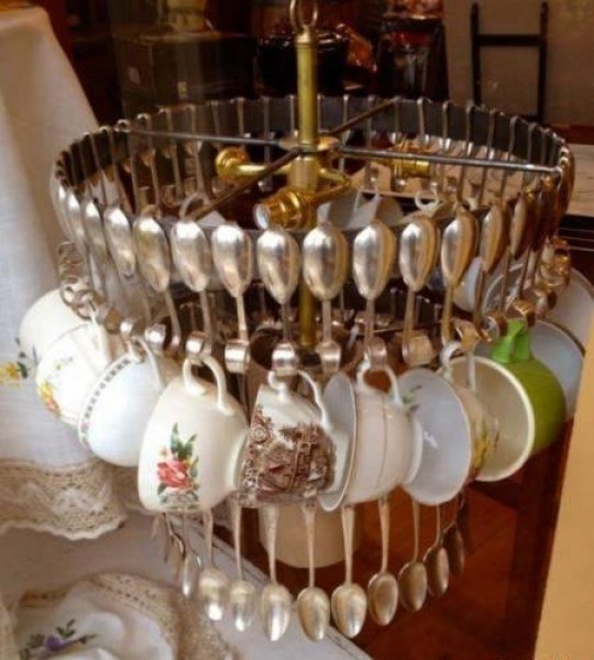 7 façons de fabriquer un lustre design à partir de choses toujours à portée de main